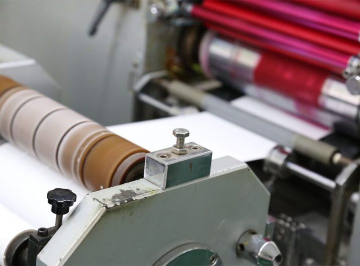 آرتاچاپ: پیشرو در خدمات چاپ افست با تمرکز بر نقش سلفون