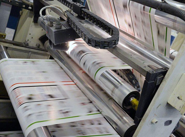 راهنمای نهایی انتخاب برترین چاپخانه افست: ده معیار طلایی + مزایای آرتا چاپ