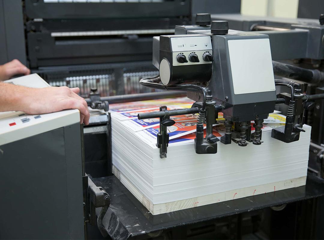 چرا تبلیغات چاپی با افست همچنان بی‌رقیب است؟